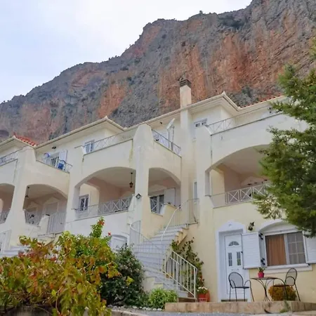 West Red Rock And View Leonidio Maisonette Studio Exterior photo