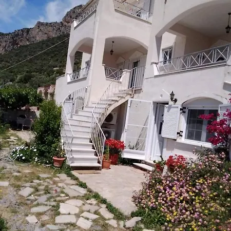 West Red Rock And View Leonidio Maisonette Studio Exterior photo
