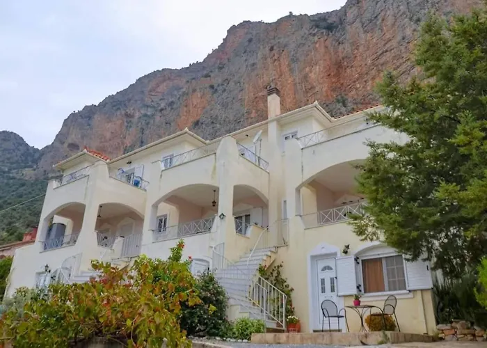 West Red Rock And View Leonidio Maisonette Studio