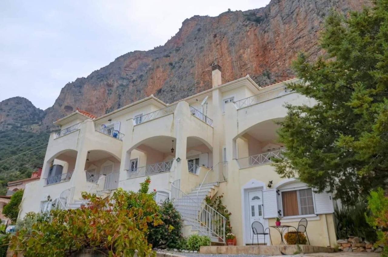 West Red Rock And View Maisonette * Leonidio
